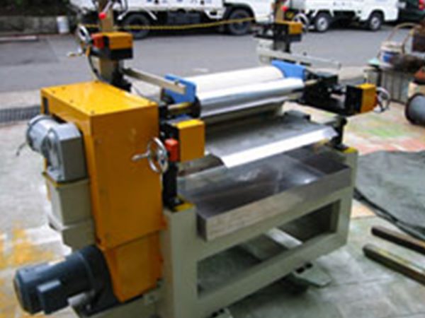 八伸工業ロールコーター製品画像
